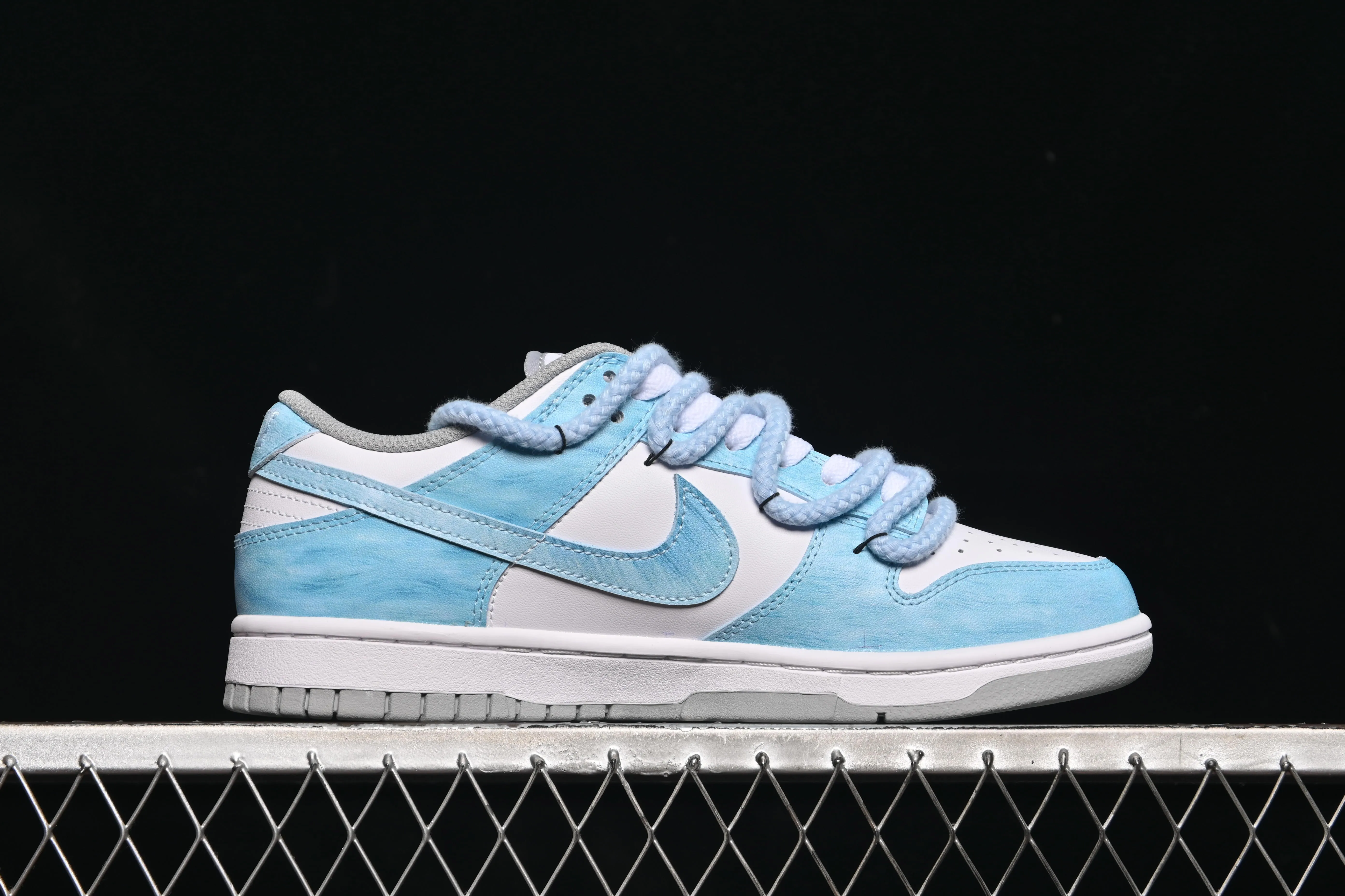 All categories Nk SB Dunk Series Nk SB Dunk Low High-end customized low-top sneakers Nike SB Dunk Low Ocean Blue Straps Low-top casual sneakers HF5441-105